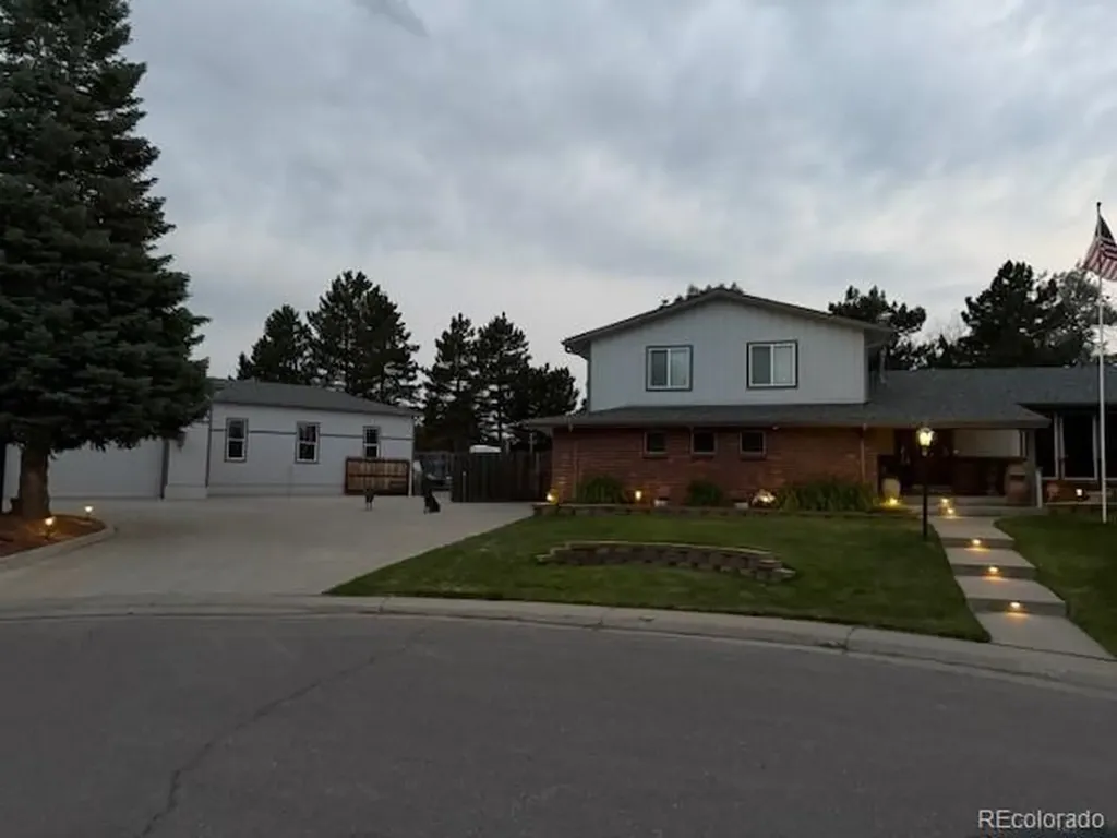 8143 S Otis Court Littleton CO 80128