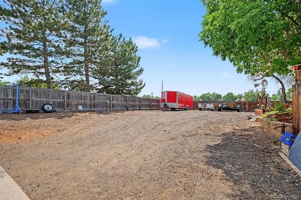8143 S Otis Court Littleton CO 80128