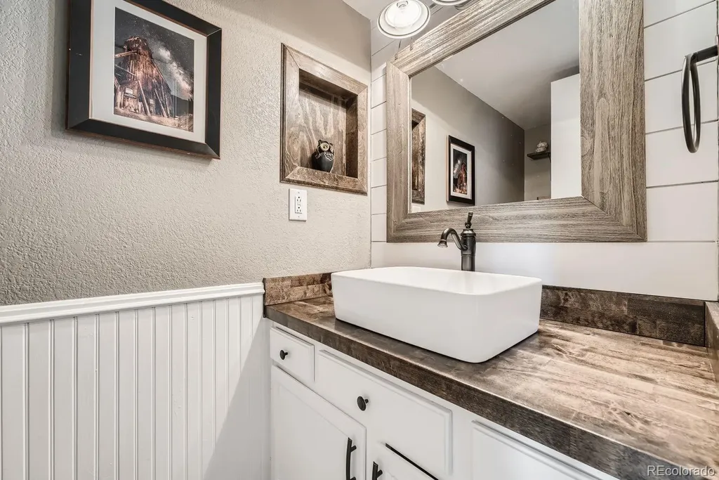 5954 S Netherland Circle Centennial CO 80015