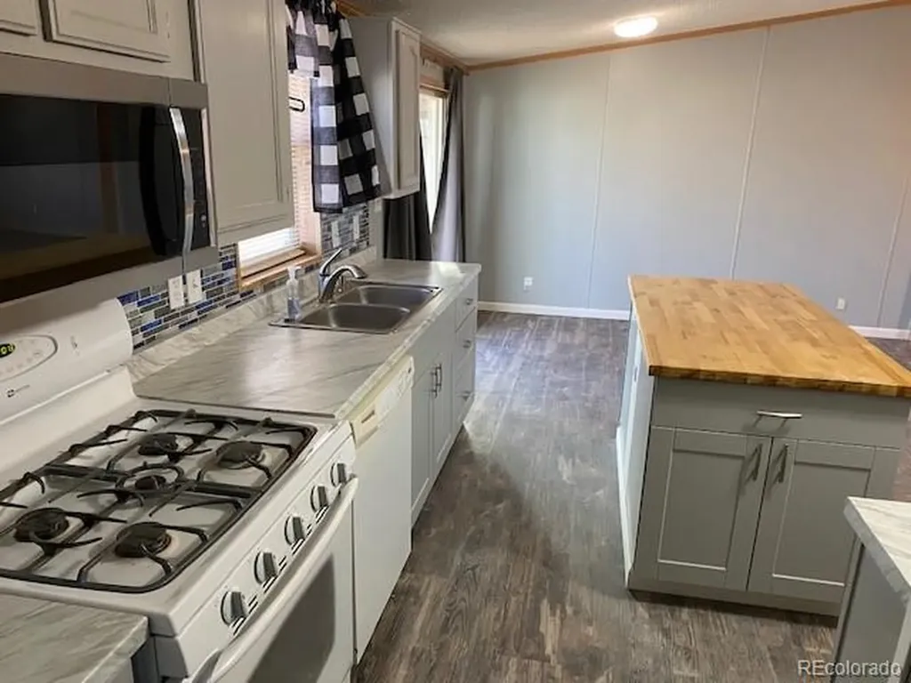 15758 Deerfield Street Sterling CO 80751