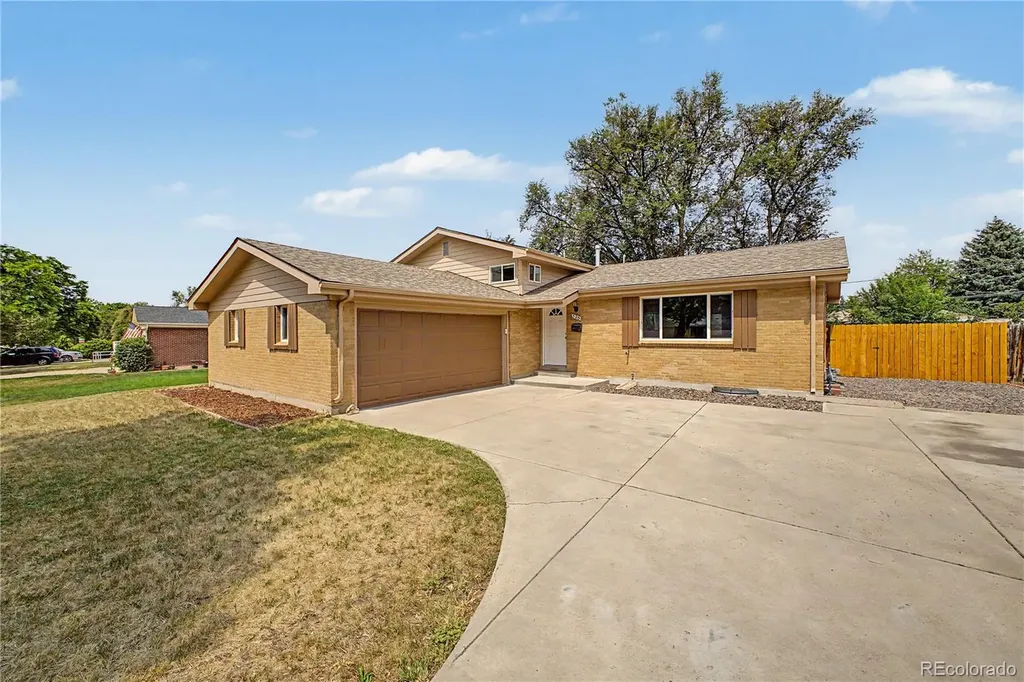 328 Troy Street Aurora CO 80011