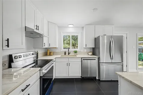 328 Troy Street Aurora CO 80011