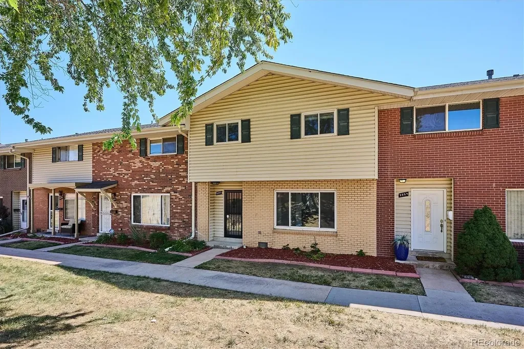 3952 S Yosemite Street Denver CO 80237