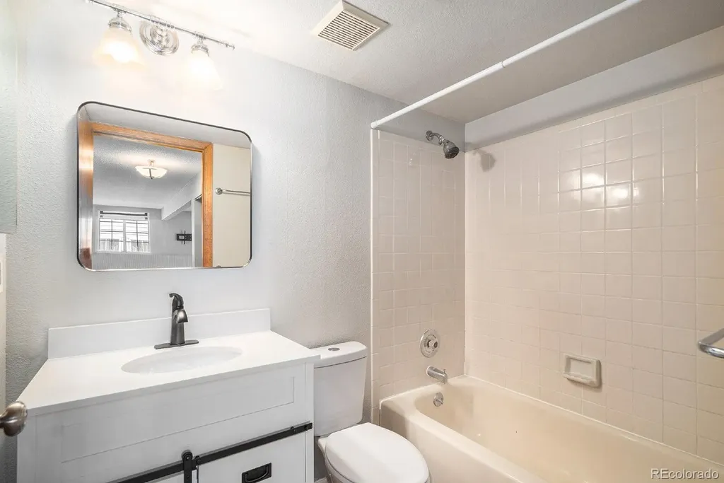 3657 S Flanders Street Aurora CO 80013