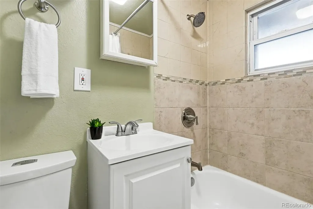 4186 S Lincoln Street Englewood CO 80113