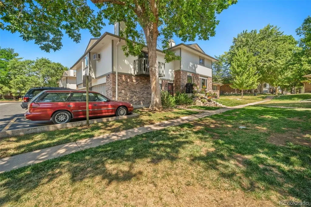 1838 S Ammons Street Denver CO 80232