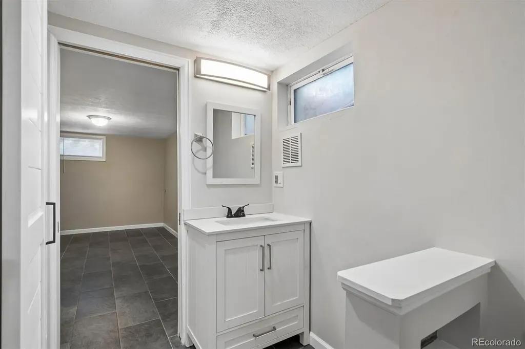 3177 Ursula Street Aurora CO 80011