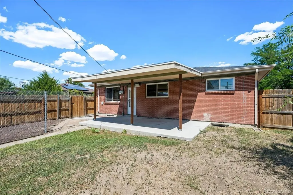 3177 Ursula Street Aurora CO 80011