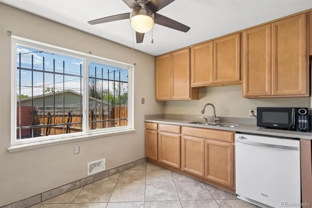 3177 Ursula Street Aurora CO 80011