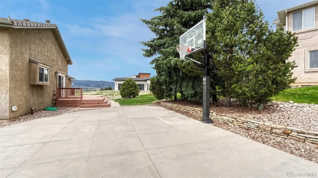 290 Lariat Lane Colorado Springs CO 80921