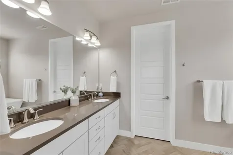 10401 Maplebrook Way Highlands Ranch CO 80126