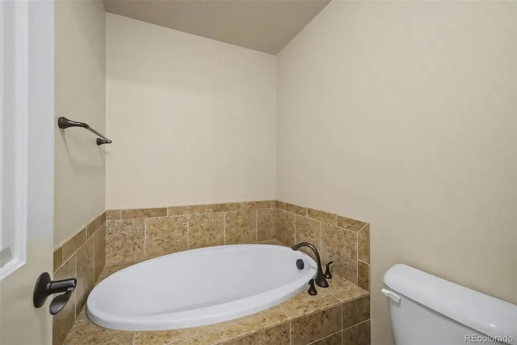 6623 Young Oak Grove Colorado Springs CO 80923