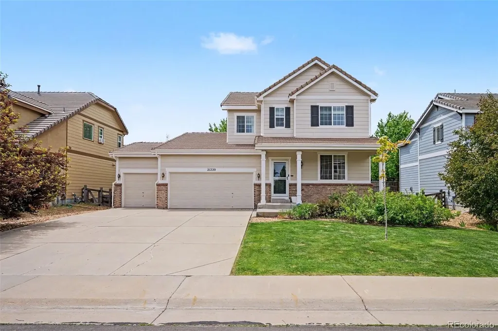 21220 E Bellewood Drive Centennial CO 80015