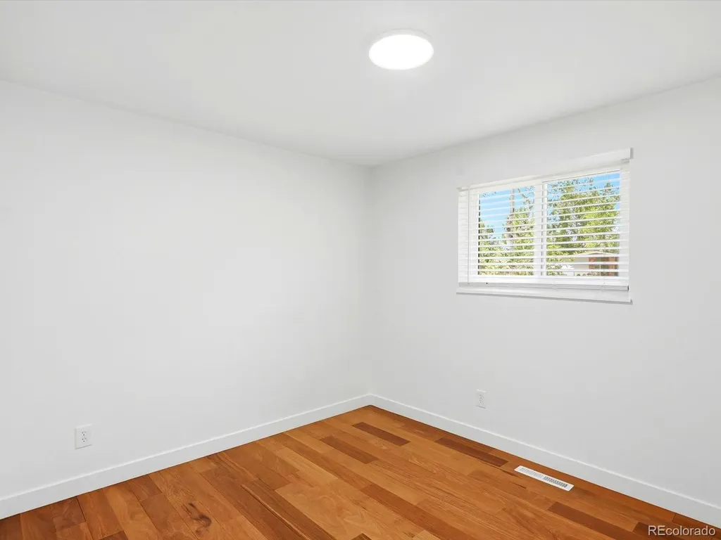 544 Hilltop Street Longmont CO 80504