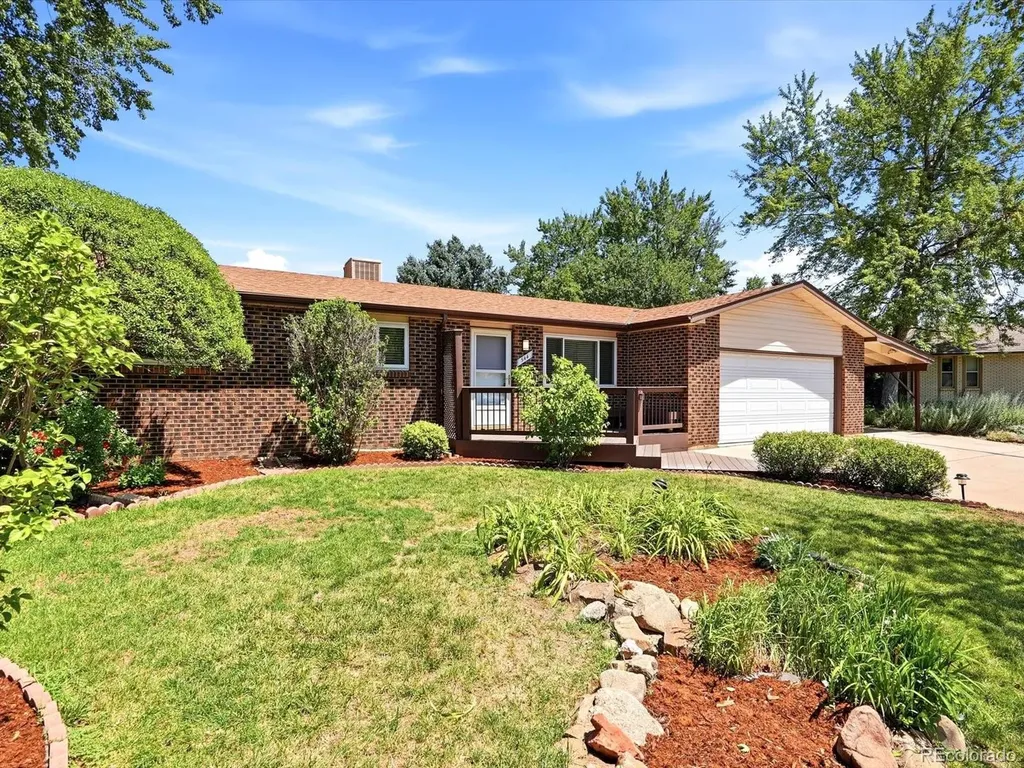 544 Hilltop Street Longmont CO 80504