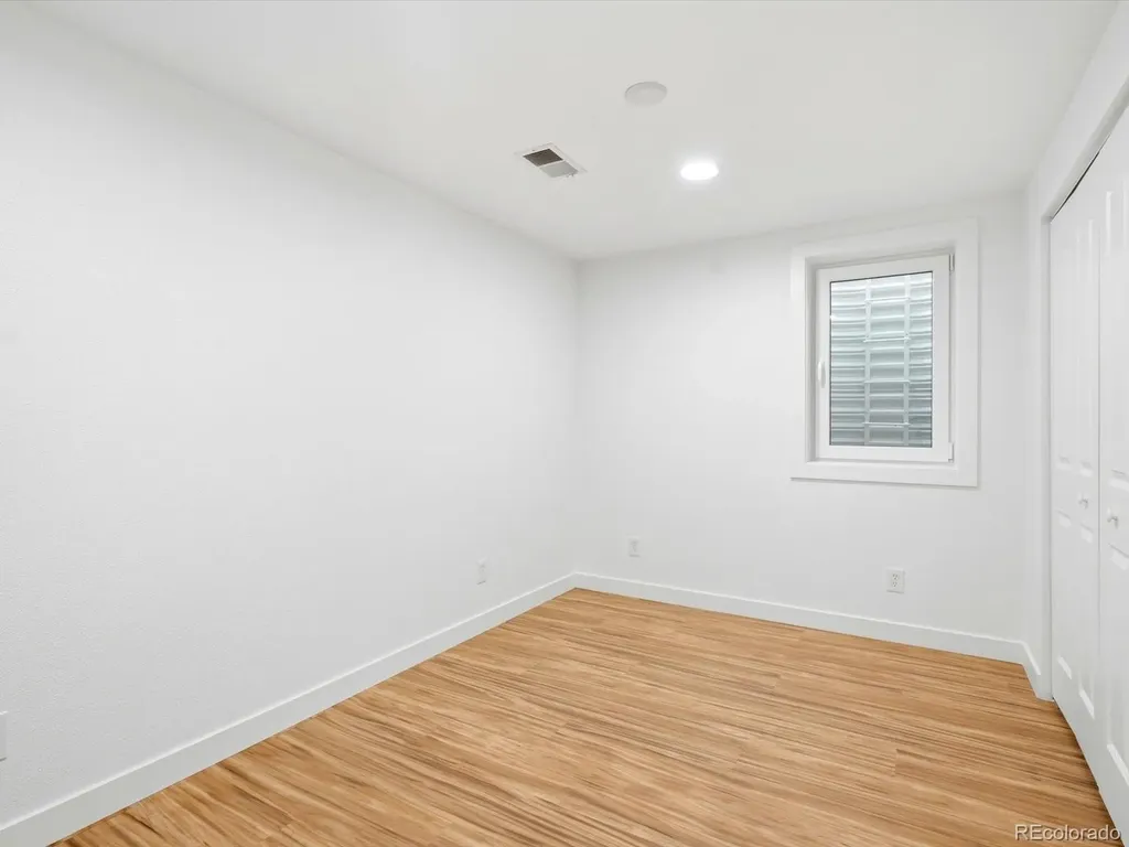 544 Hilltop Street Longmont CO 80504