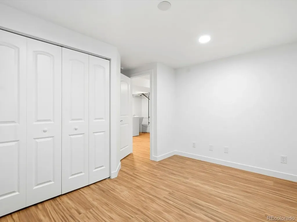 544 Hilltop Street Longmont CO 80504