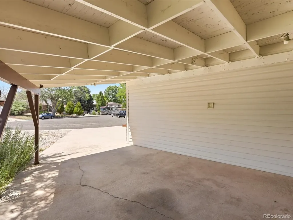 544 Hilltop Street Longmont CO 80504