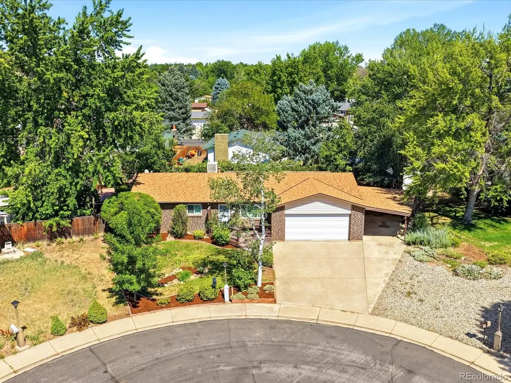 544 Hilltop Street Longmont CO 80504