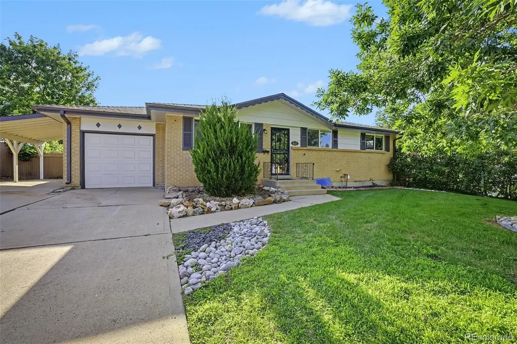 1635 S Yukon Court Denver CO 80232