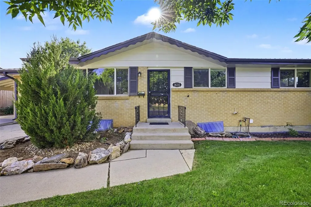 1635 S Yukon Court Denver CO 80232