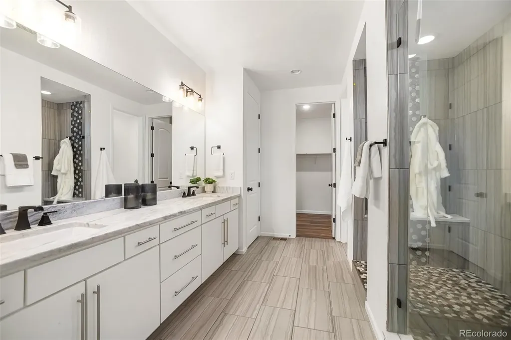 24777 E Alamo Place Aurora CO 80016