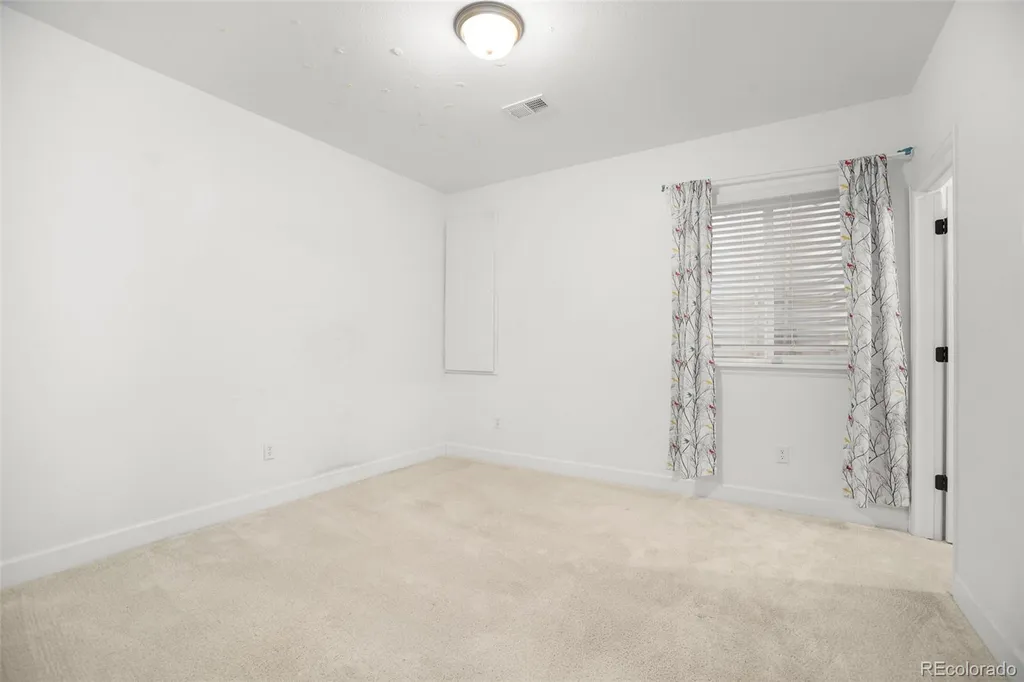 24777 E Alamo Place Aurora CO 80016