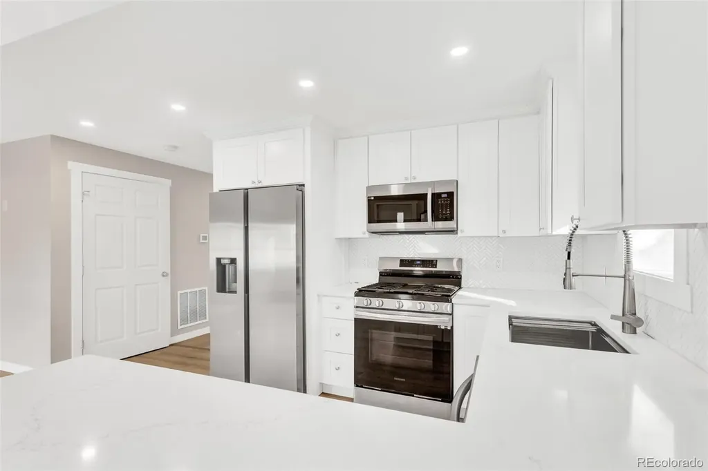 214 N Knox Court Denver CO 80219