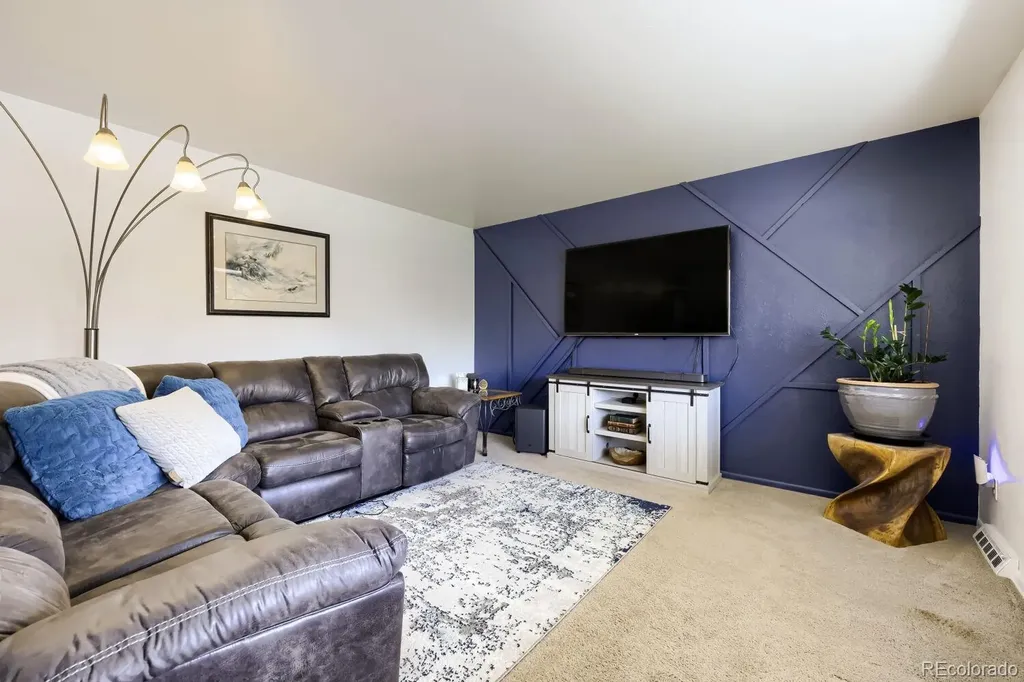 1602 S Everett Street Lakewood CO 80232