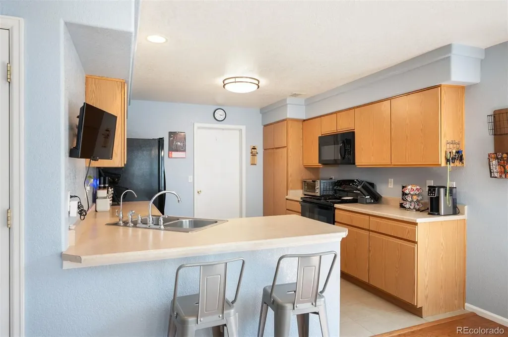 4819 Halifax Way Denver CO 80249