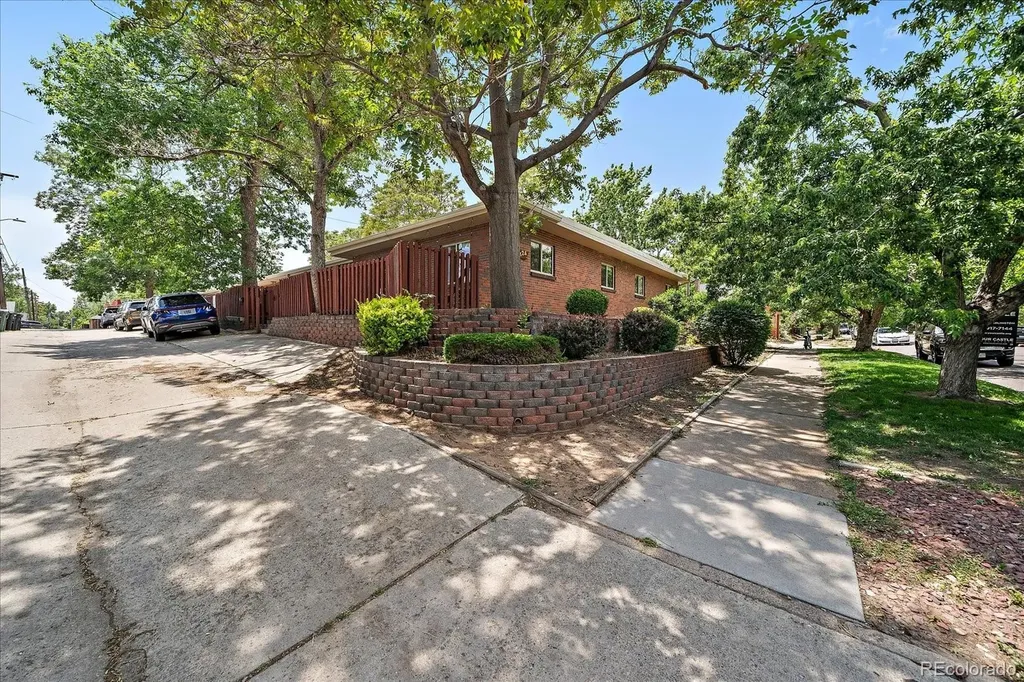 2424 W 35th Avenue Denver CO 80211