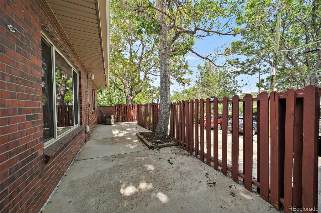 2424 W 35th Avenue Denver CO 80211