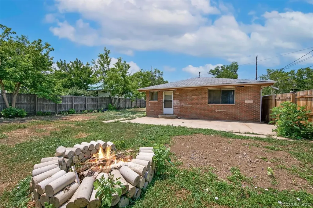 406 S Harrison Avenue Lafayette CO 80026