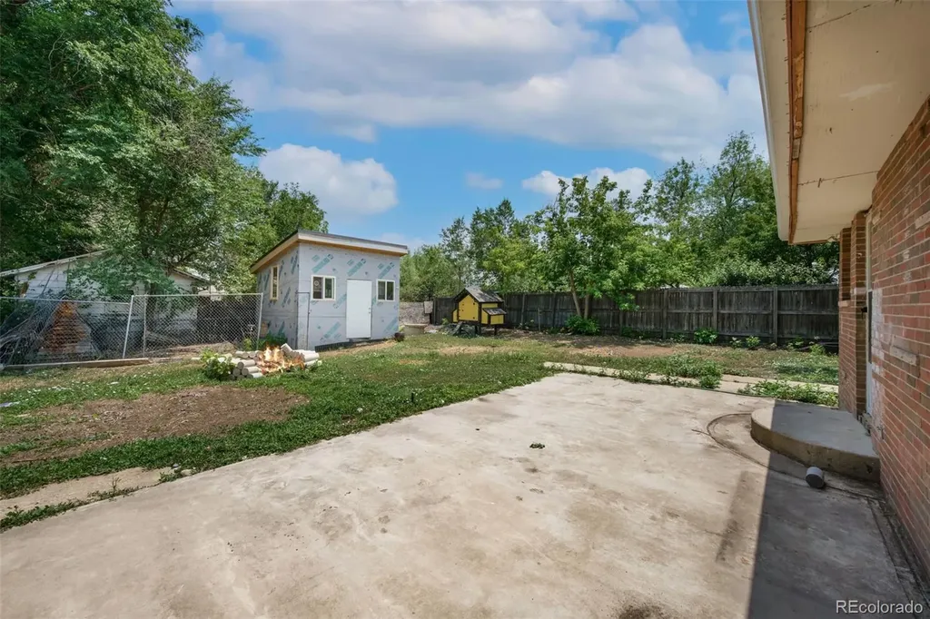 406 S Harrison Avenue Lafayette CO 80026