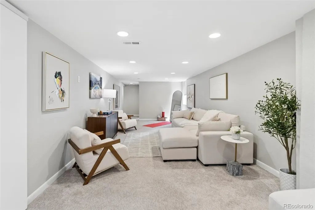 3045 N Columbine Street Denver CO 80205