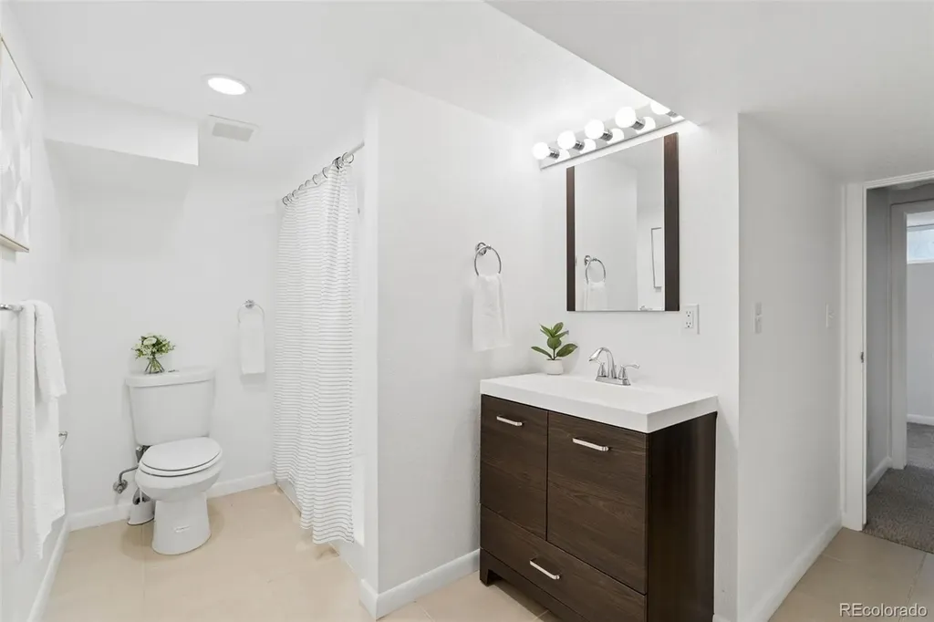 3045 N Columbine Street Denver CO 80205