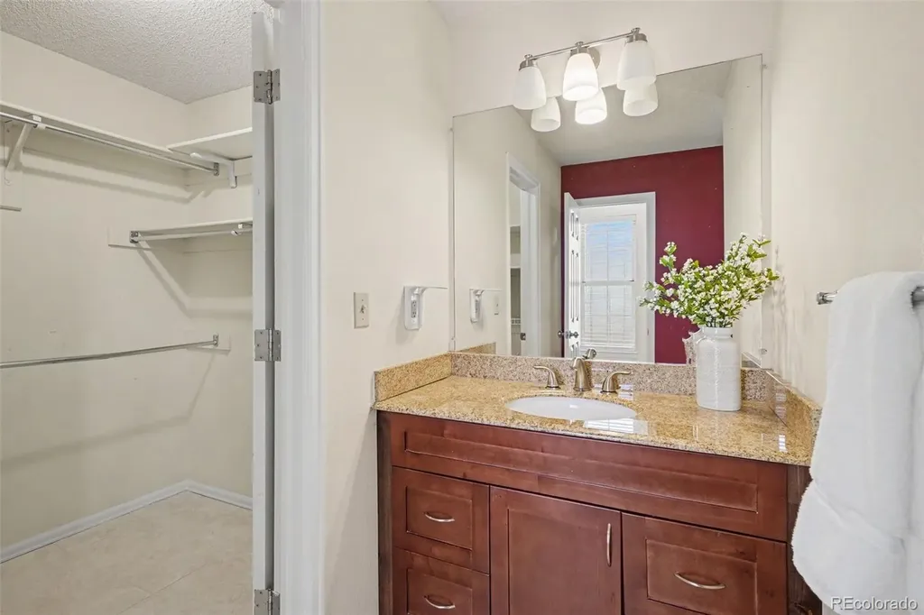 3805 W Union Avenue Denver CO 80236