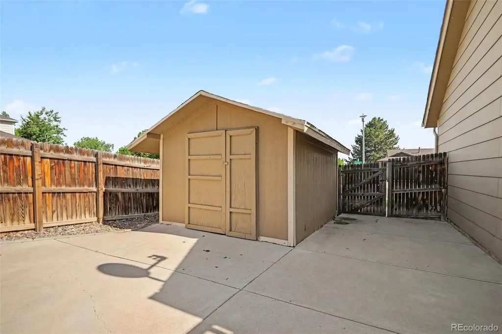 3805 W Union Avenue Denver CO 80236
