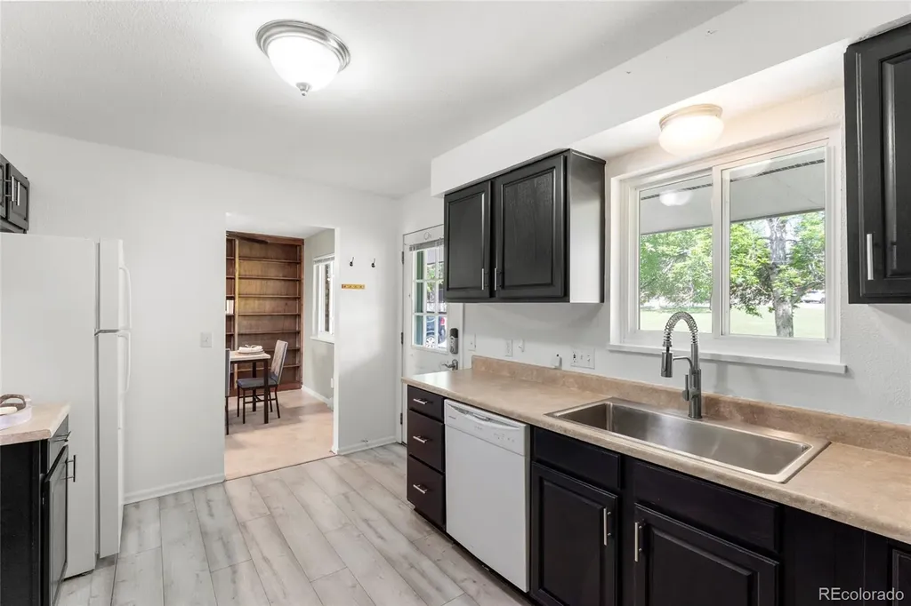 1115 E 10th Avenue Broomfield CO 80020