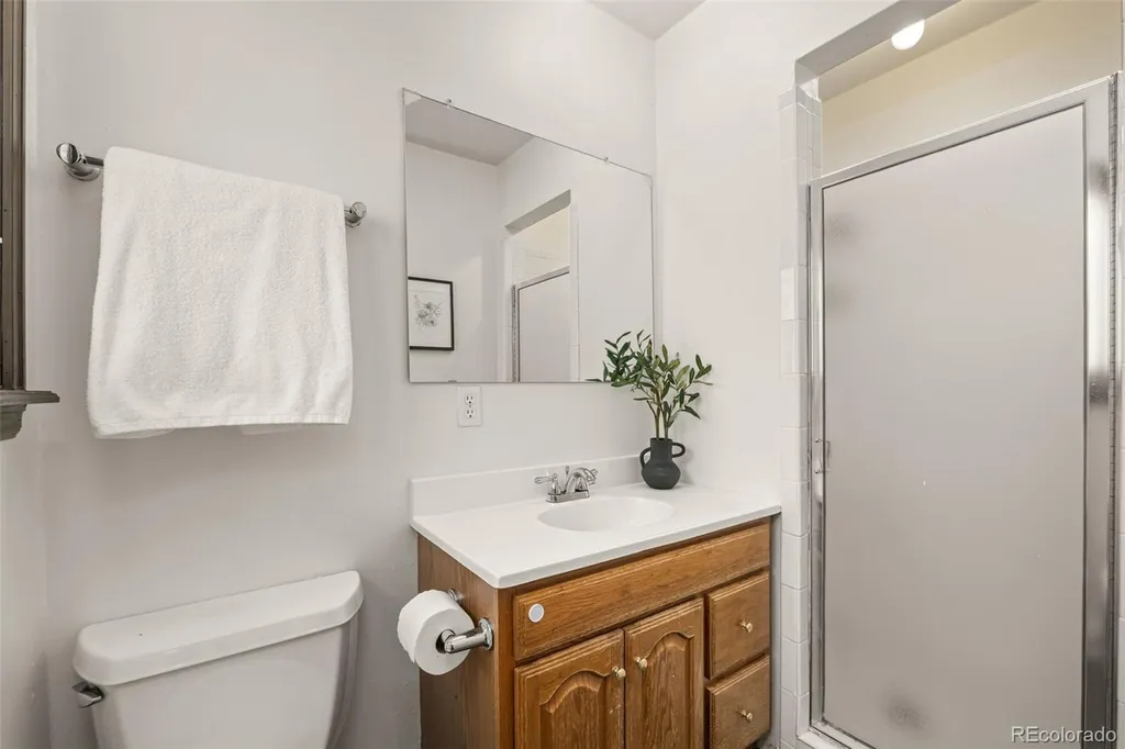 6944 S Lakeview Street Littleton CO 80120