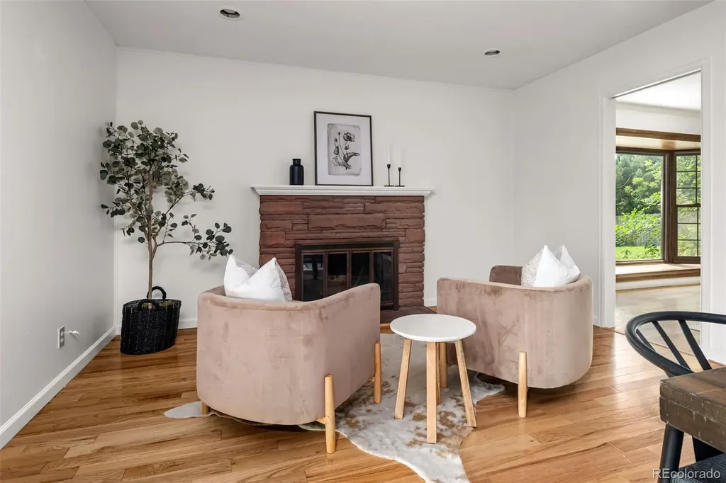 6944 S Lakeview Street Littleton CO 80120