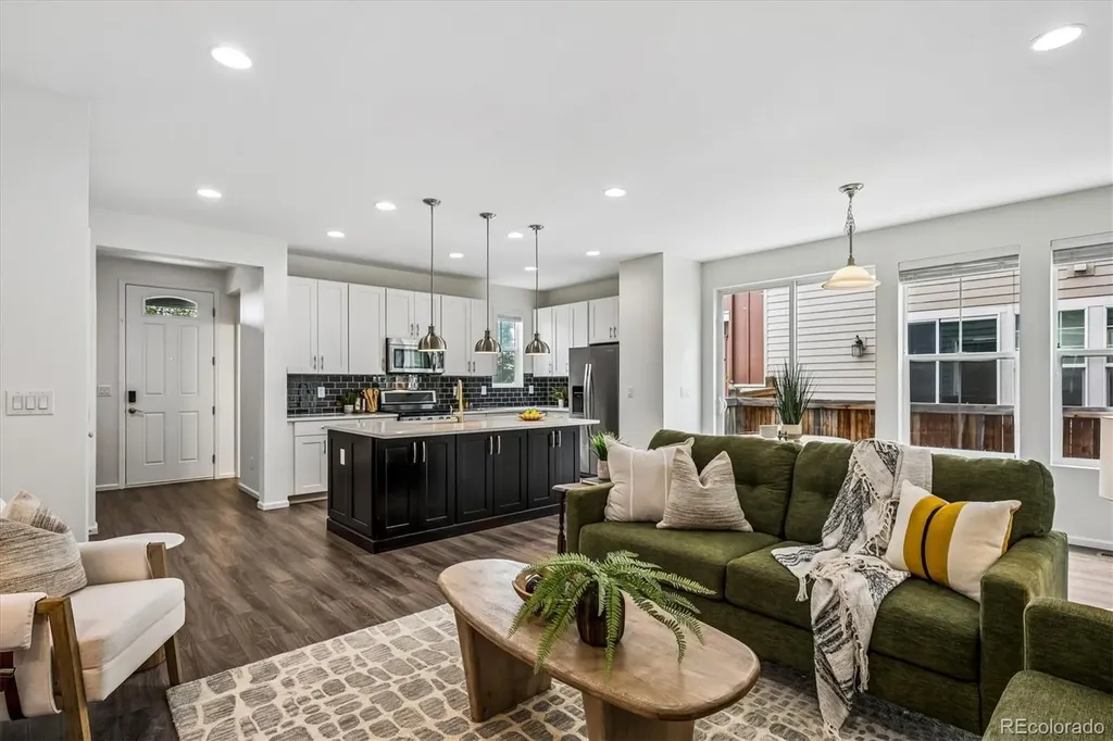 5167 Clinton Street Denver CO 80238