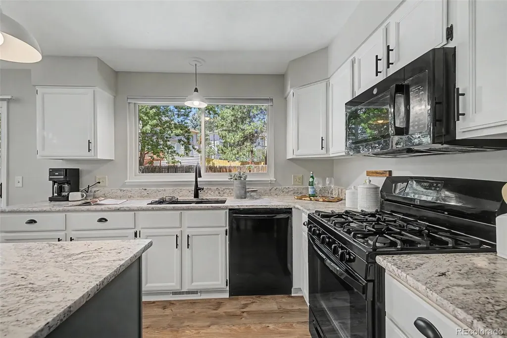 1950 Manning Way Colorado Springs CO 80919