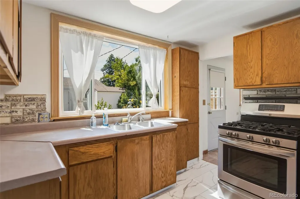 1145 S Vrain Street Denver CO 80219