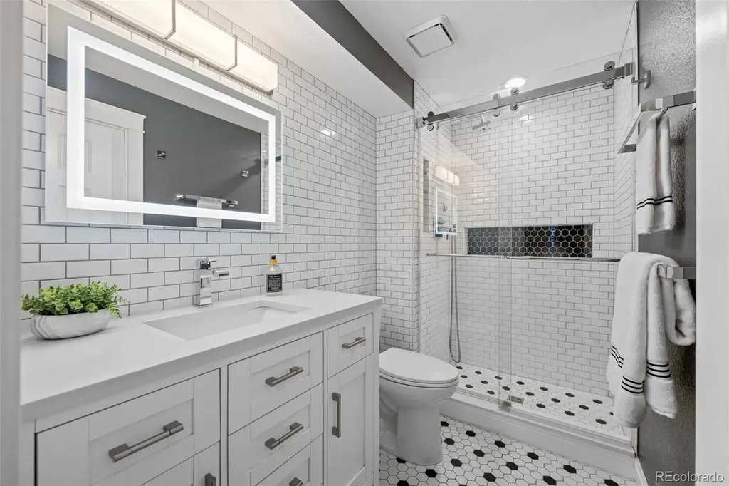 5283 Union Court Arvada CO 80002