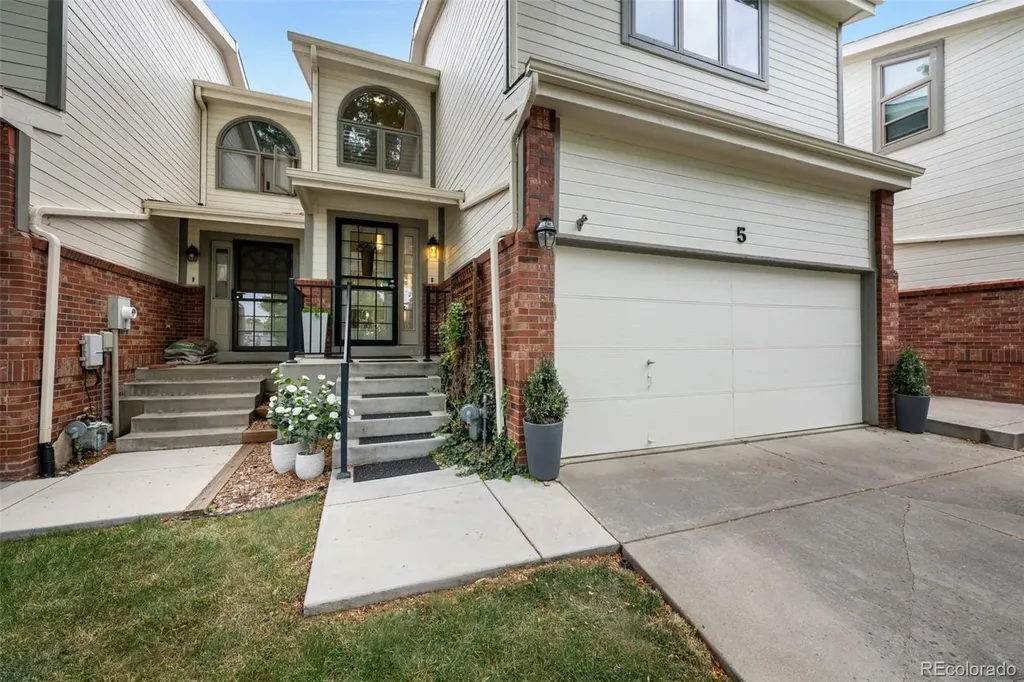 5283 Union Court Arvada CO 80002