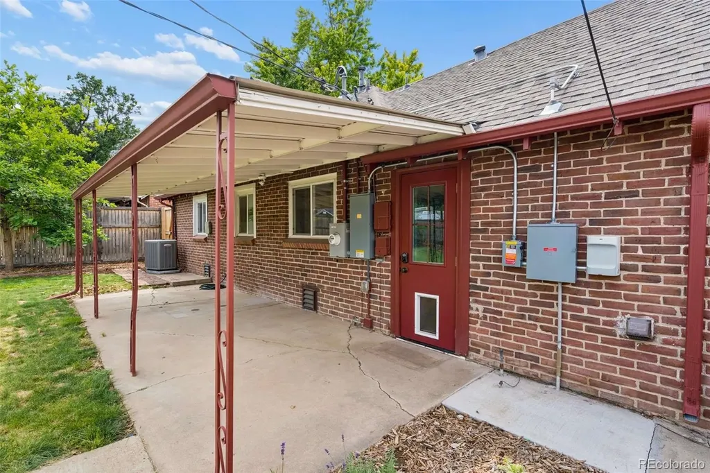 556 S Canosa Court Denver CO 80219
