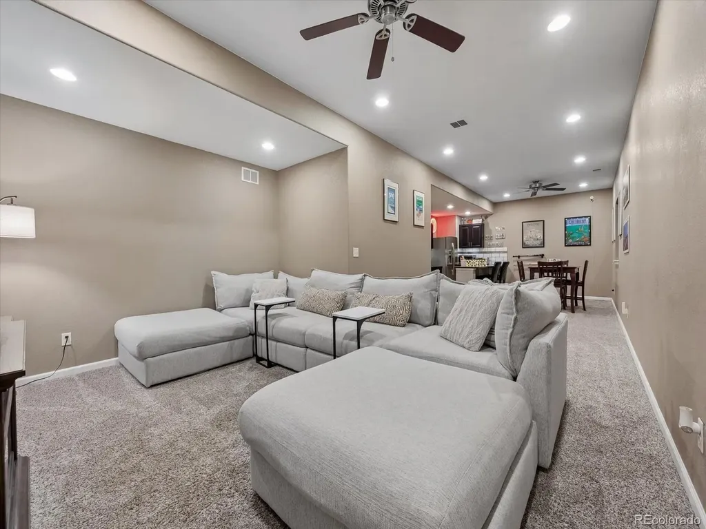 6320 S Langdale Way Aurora CO 80016