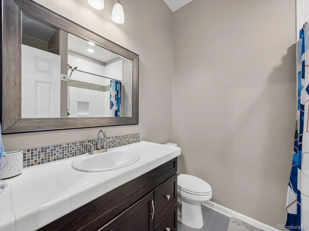 6320 S Langdale Way Aurora CO 80016