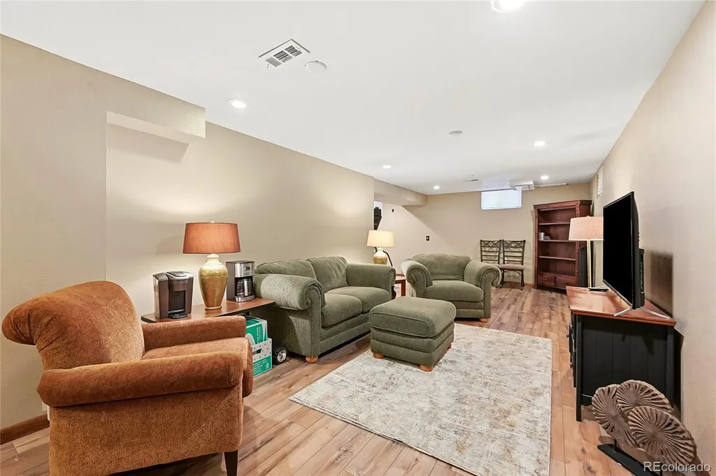 1487 S Macon Street Aurora CO 80012